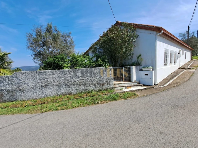 Moradia T3 para Venda em Serra e Junceira Foto 6