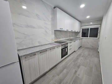 Apartamento T3 para Venda em Massamá e Monte Abraão