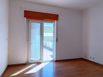 Apartamento T3 para Venda em Massamá e Monte Abraão