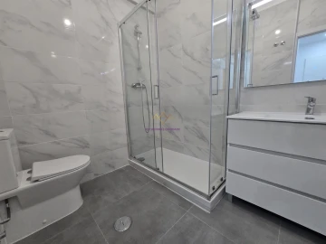 Apartamento T3 para Venda em Massamá e Monte Abraão