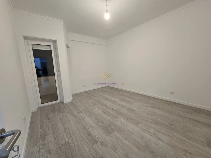 Apartamento T3 para Venda em Massamá e Monte Abraão Foto 14