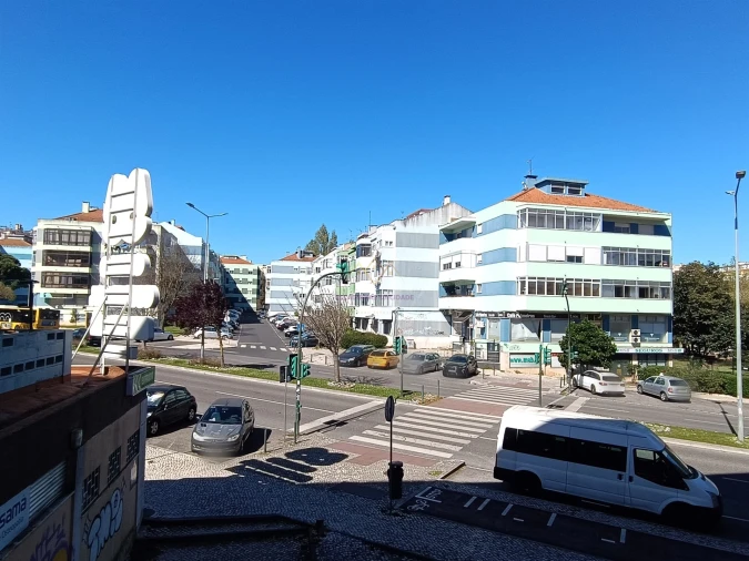 Apartamento T3 para Venda em Massamá e Monte Abraão Foto 3