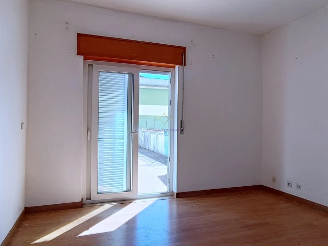 Apartamento T3 para Venda em Massamá e Monte Abraão Foto 9
