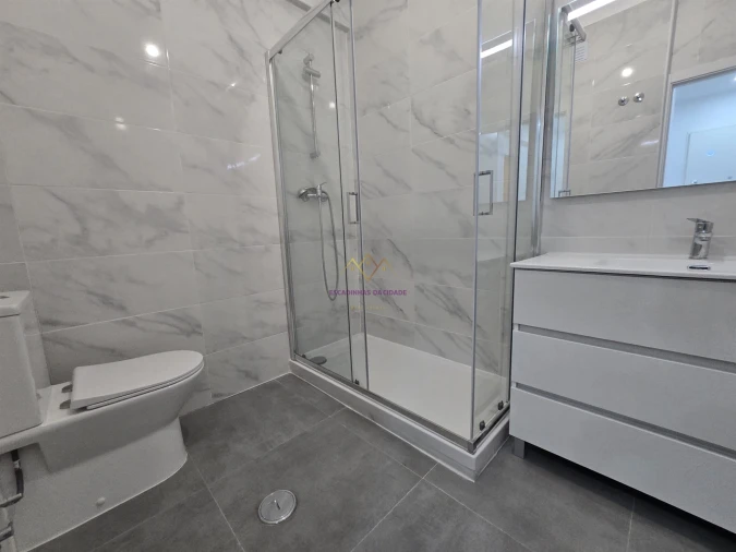 Apartamento T3 para Venda em Massamá e Monte Abraão Foto 13