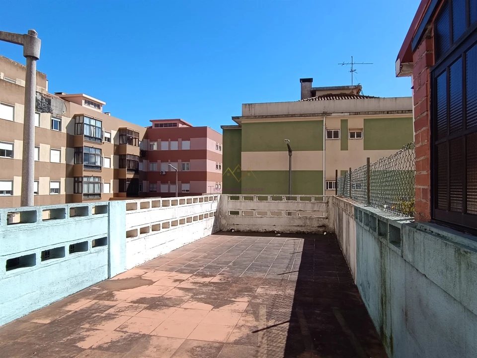 Apartamento T3 para Venda em Massamá e Monte Abraão Foto 5