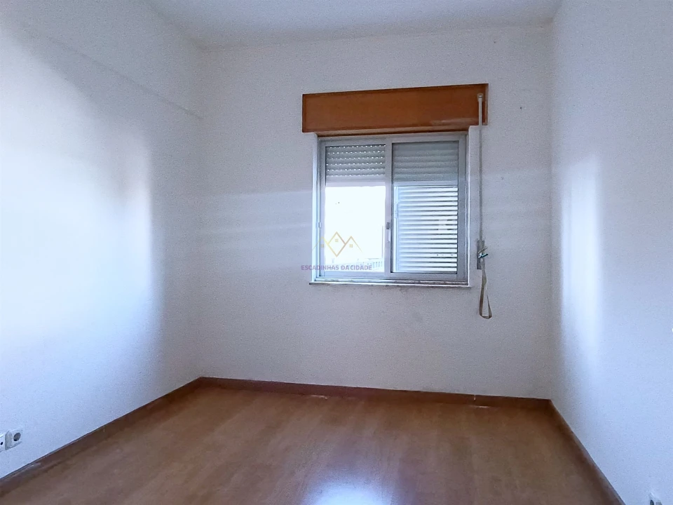 Apartamento T3 para Venda em Massamá e Monte Abraão Foto 8
