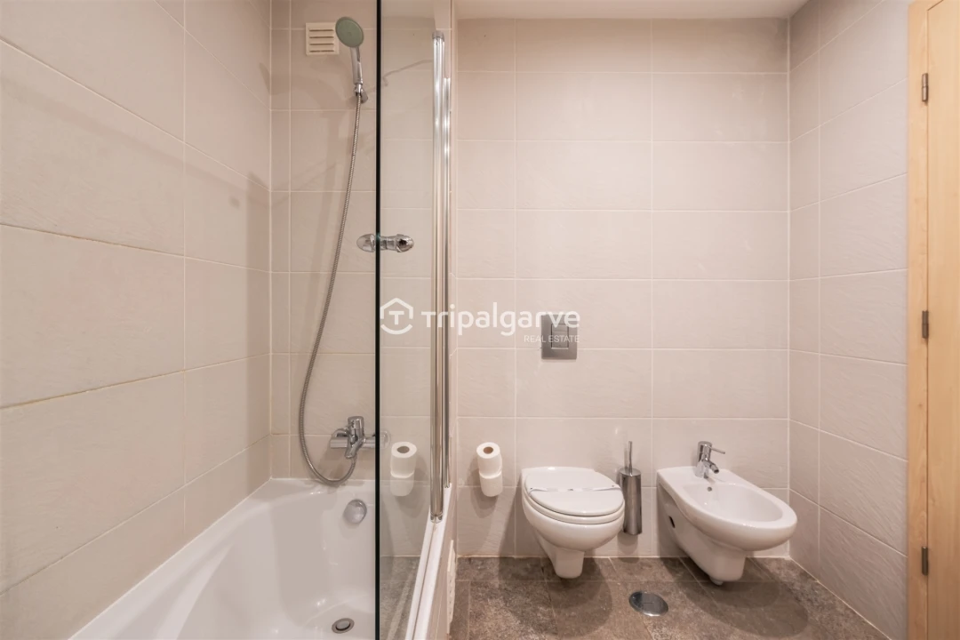 Apartamento T1 para Venda em Mexilhoeira Grande Foto 22