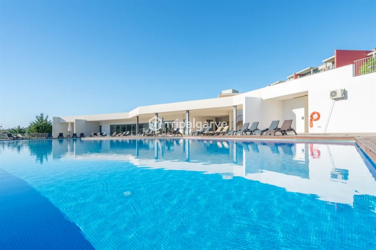 Apartamento T1 para Venda em Mexilhoeira Grande Foto 36