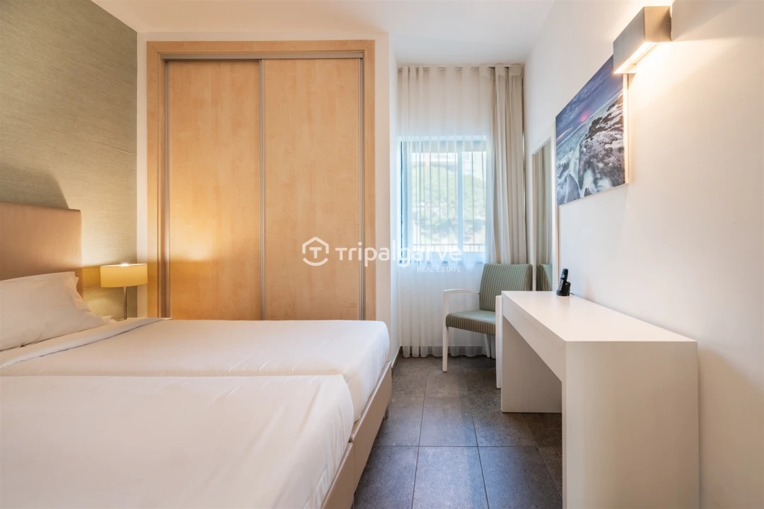 Apartamento T1 para Venda em Mexilhoeira Grande Foto 24