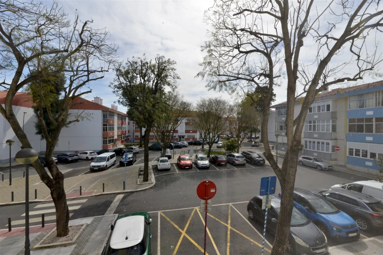 Apartamento T2 para Venda em Porto Salvo Foto 14