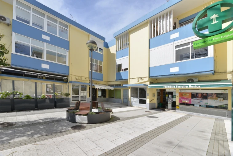 Apartamento T2 para Venda em Porto Salvo Foto 15