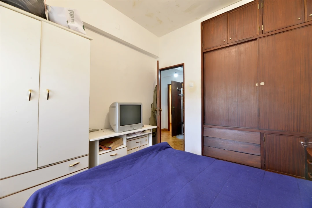 Apartamento T2 para Venda em Porto Salvo Foto 13