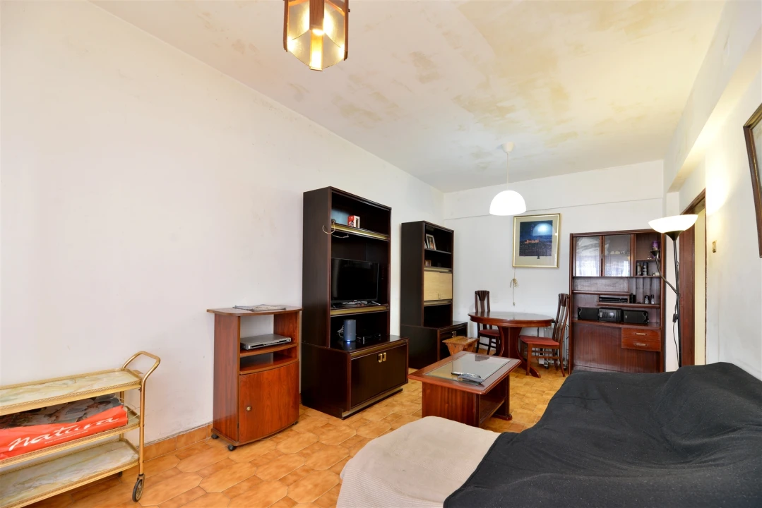 Apartamento T2 para Venda em Porto Salvo Foto 2