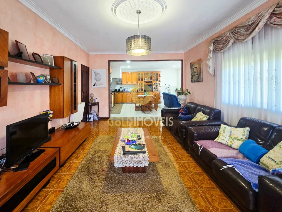 Moradia T3 para Venda em Lourosa Foto 8