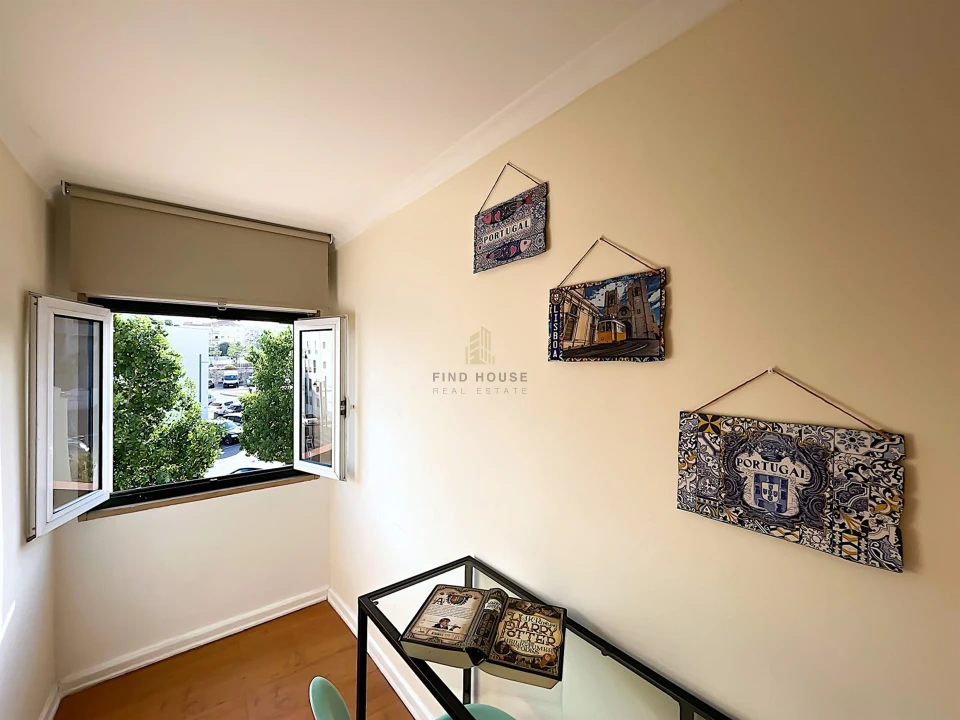 Apartamento T3 para Venda em Ajuda Foto 19