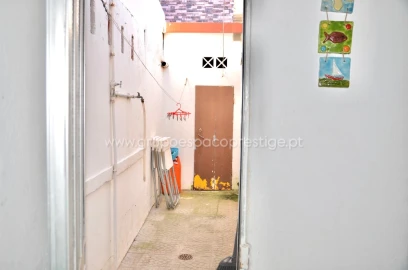 Moradia T4 para Venda em Olhão