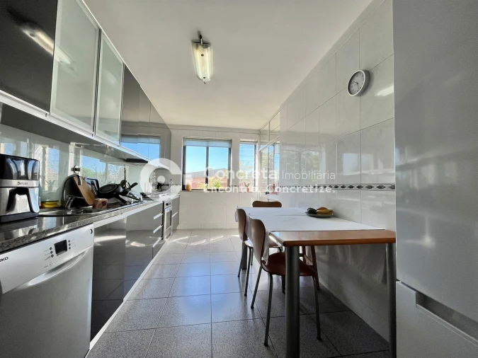 Apartamento T2 para Venda em Arcozelo Foto 3