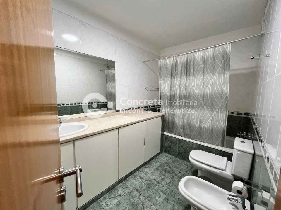 Apartamento T2 para Venda em Arcozelo Foto 11