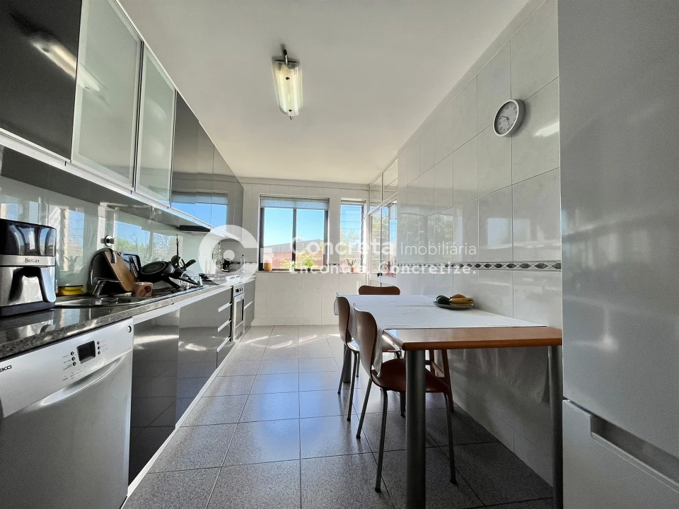 Apartamento T2 para Venda em Arcozelo Foto 3