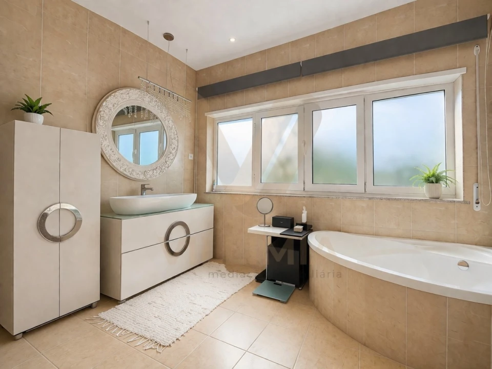 Moradia T4 para Venda em Anais Foto 30