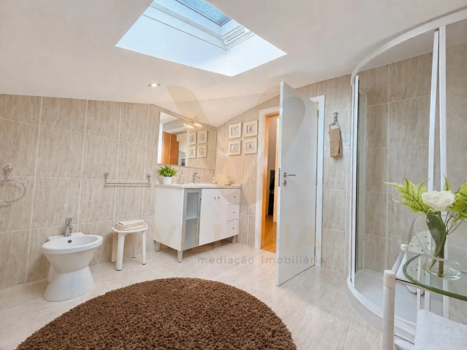 Moradia T4 para Venda em Anais Foto 46