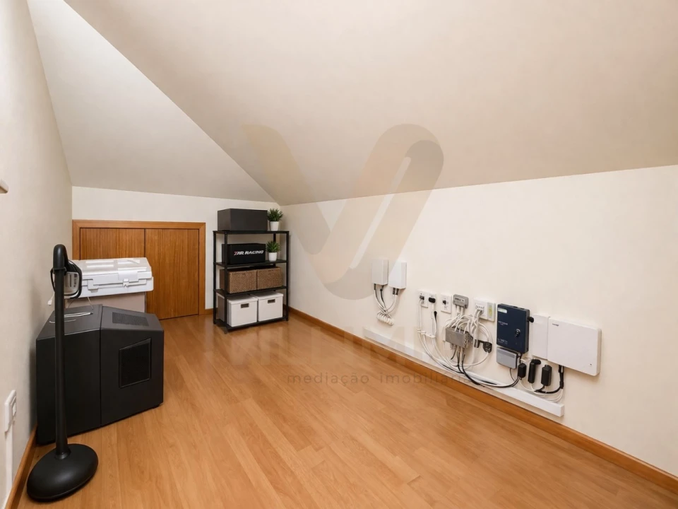 Moradia T4 para Venda em Anais Foto 48