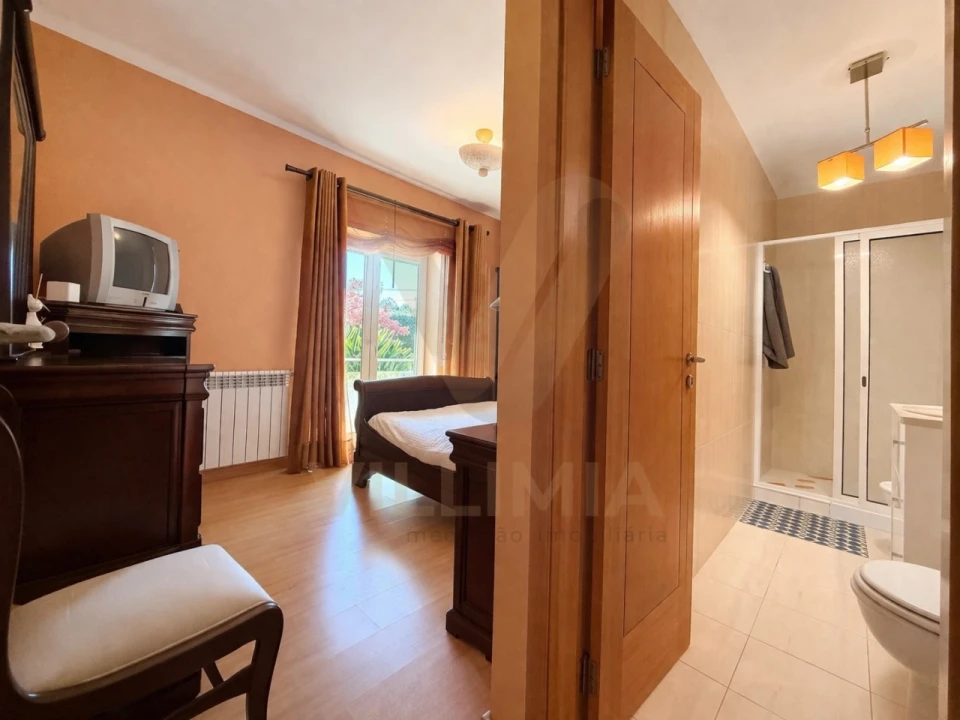 Moradia T4 para Venda em Anais Foto 32