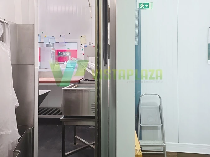 Loja para Arrendamento em Portimão Foto 13