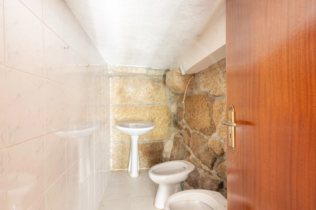 Moradia T5 para Venda em Telões Foto 8