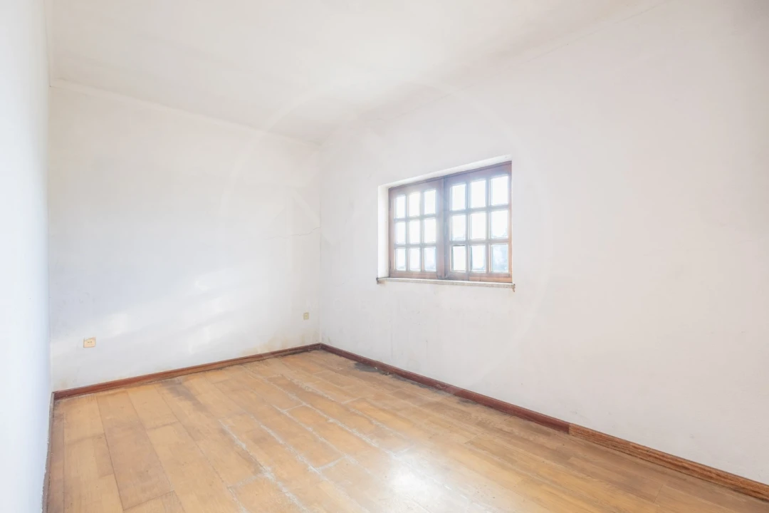 Moradia T5 para Venda em Telões Foto 9