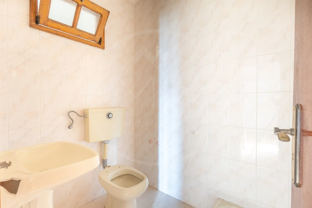 Moradia T5 para Venda em Telões Foto 12