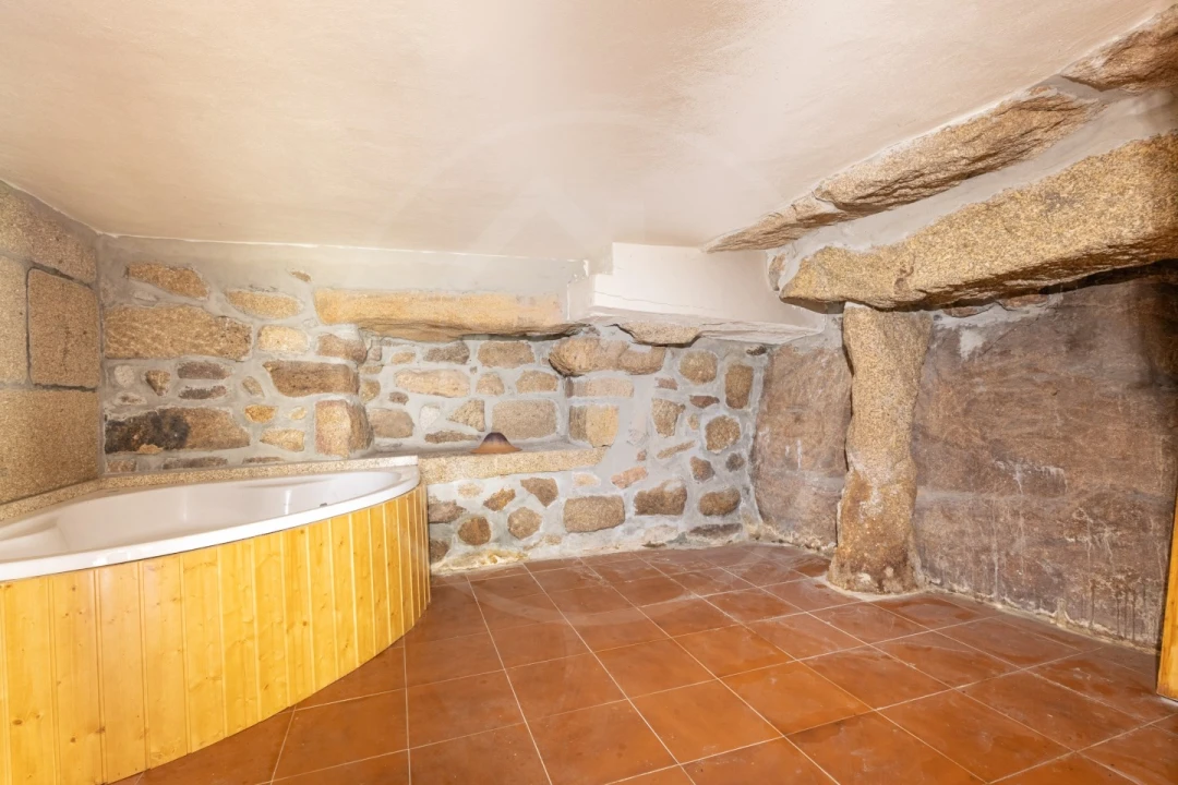 Moradia T5 para Venda em Telões Foto 18