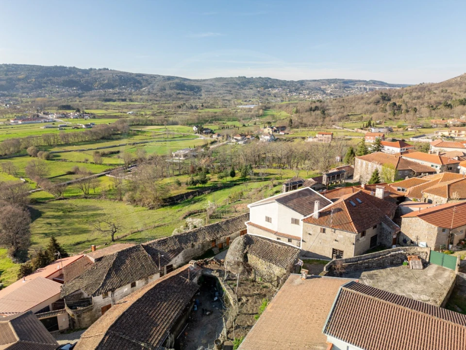 Moradia T5 para Venda em Telões Foto 23