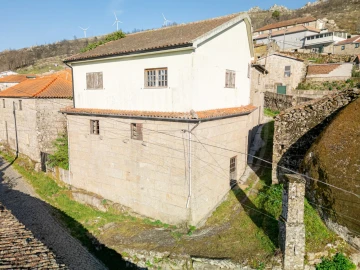 Moradia T5 para Venda em Telões