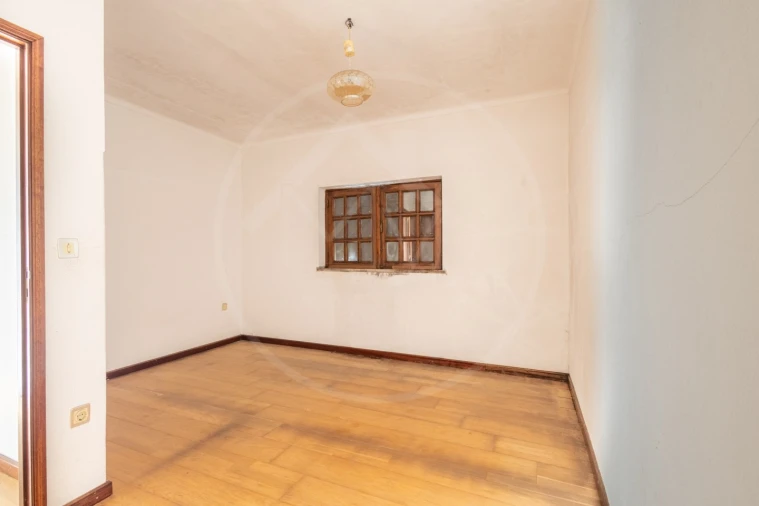 Moradia T5 para Venda em Telões Foto 13