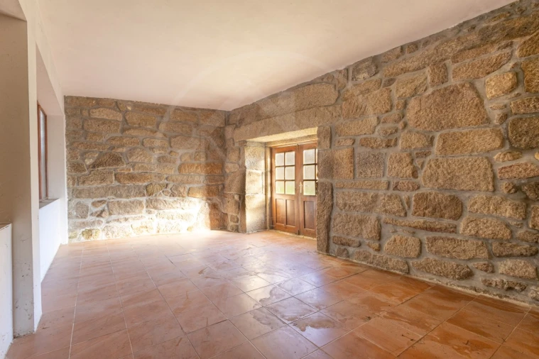 Moradia T5 para Venda em Telões Foto 14