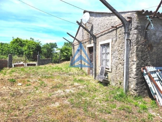 Moradia T2 para Venda em Avelar Foto 2