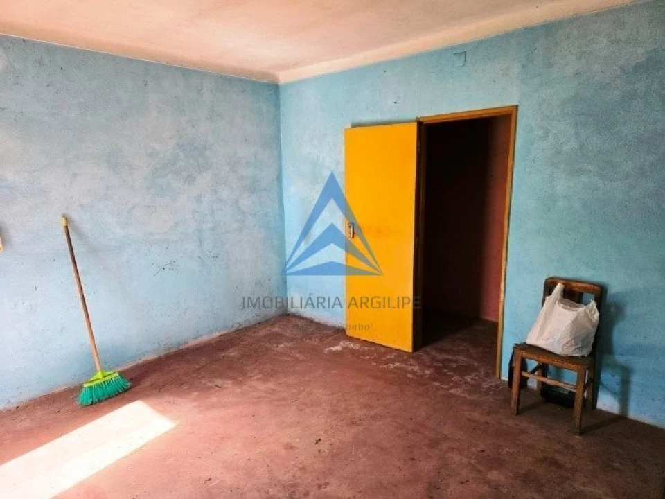 Moradia T2 para Venda em Avelar Foto 9