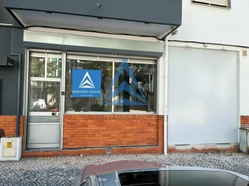 Loja para Arrendamento em Pombal