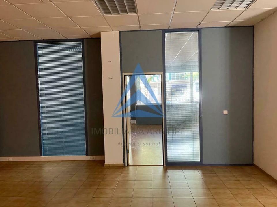Loja para Arrendamento em Pombal Foto 8
