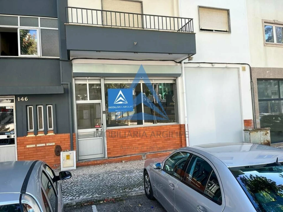Loja para Arrendamento em Pombal Foto 1