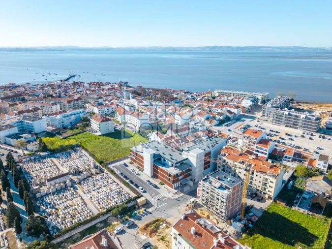 Apartamento T2 para Venda em Alcochete Foto 29