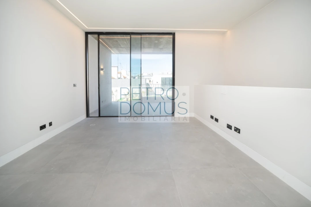 Apartamento T2 para Venda em Alcochete Foto 9