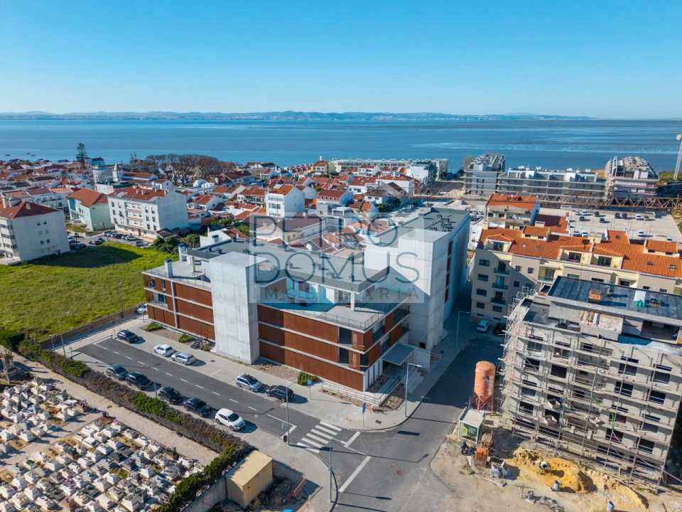 Apartamento T2 para Venda em Alcochete Foto 33