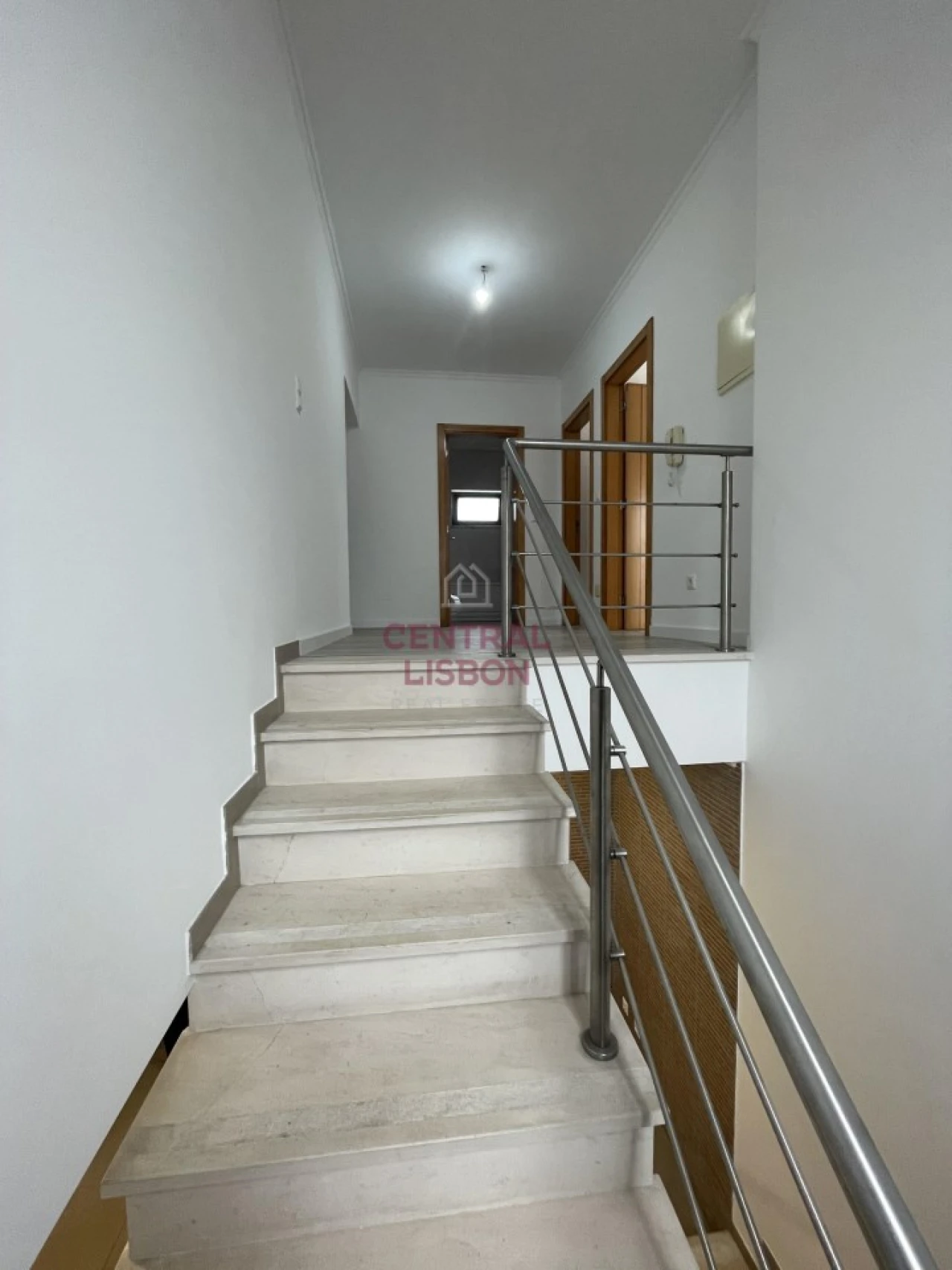 Moradia T5 para Venda em Laranjeiro e Feijó Foto 11