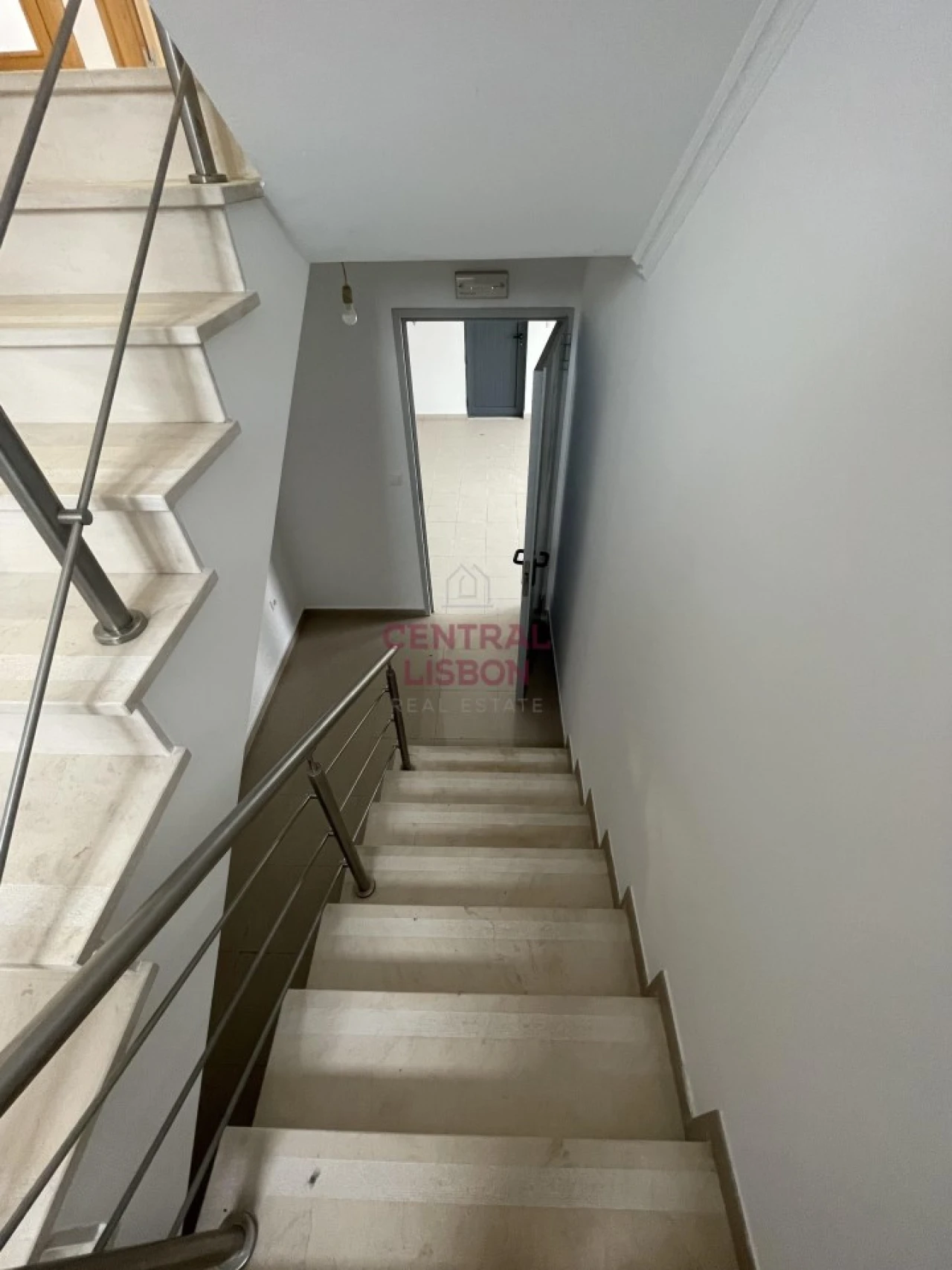 Moradia T5 para Venda em Laranjeiro e Feijó Foto 25