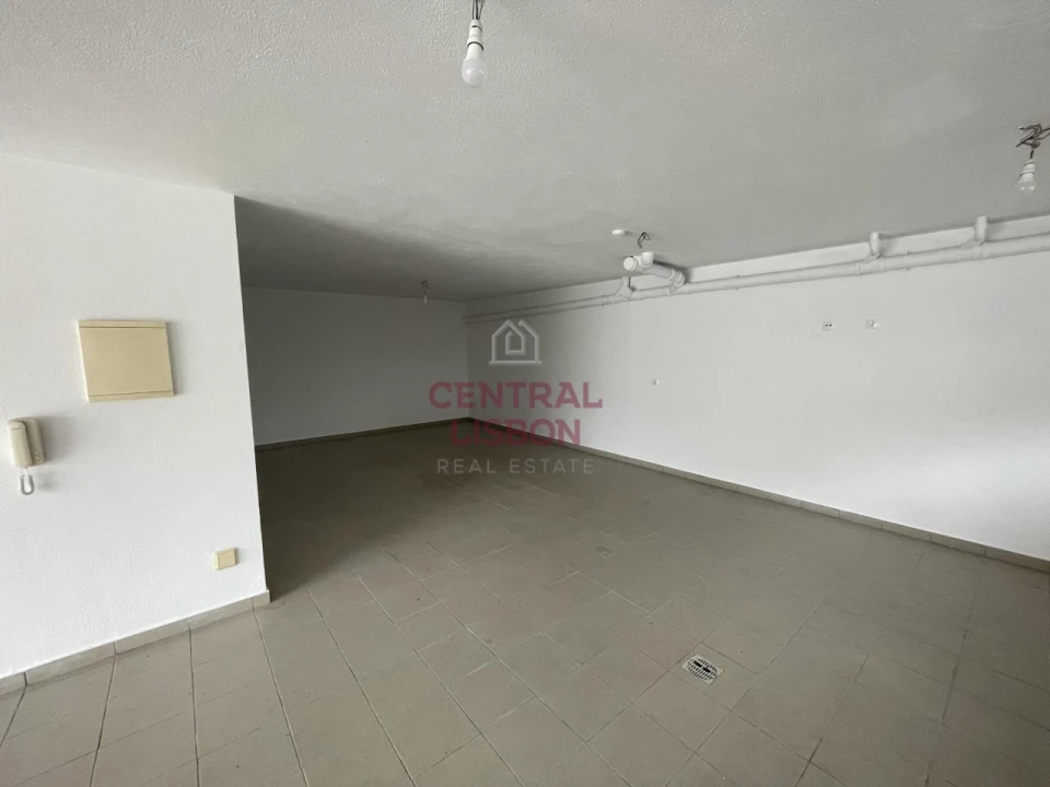 Moradia T5 para Venda em Laranjeiro e Feijó Foto 28