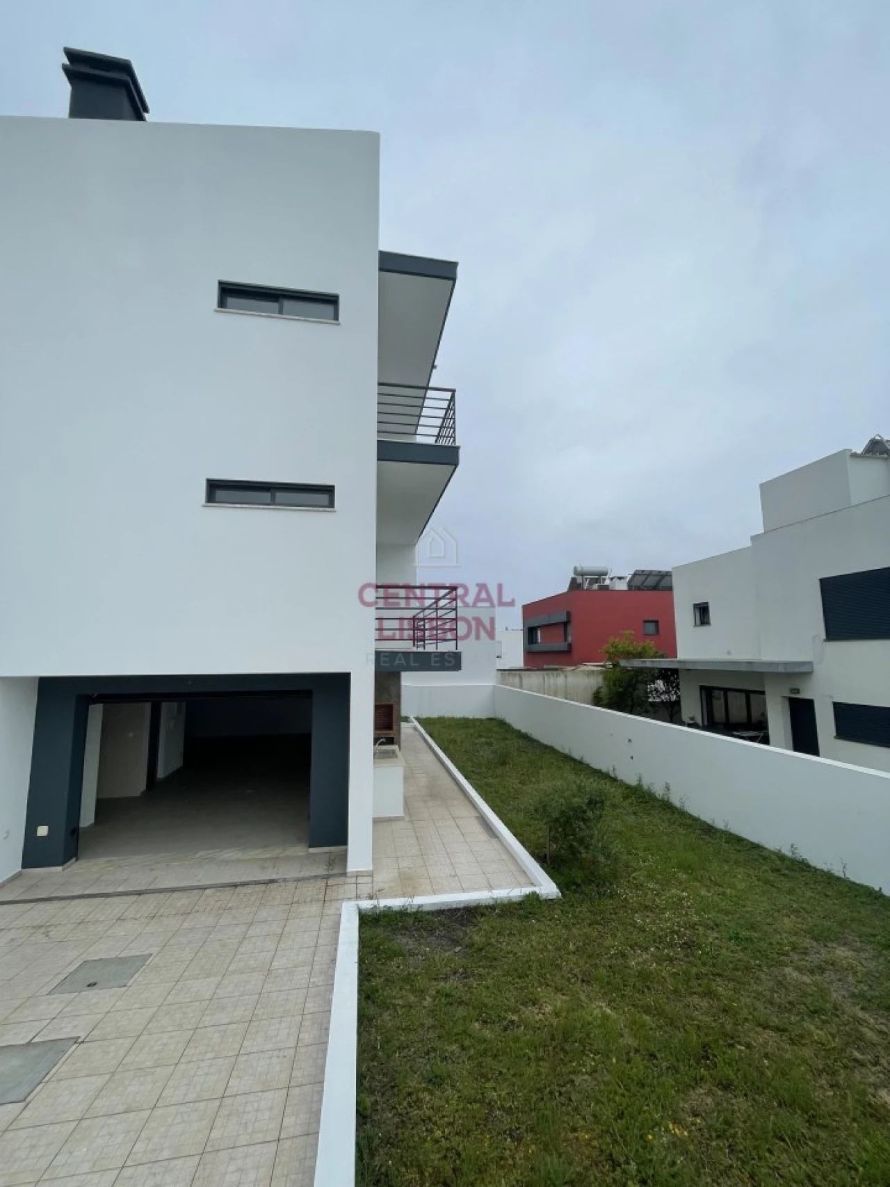 Moradia T5 para Venda em Laranjeiro e Feijó Foto 32