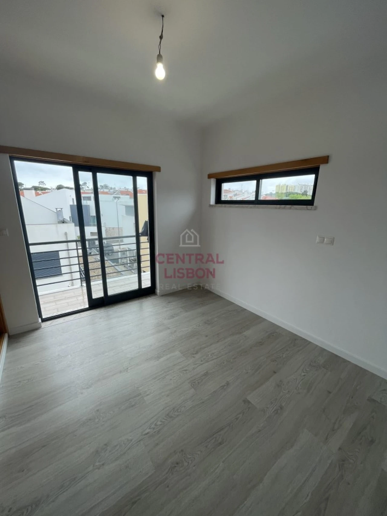 Moradia T5 para Venda em Laranjeiro e Feijó Foto 18