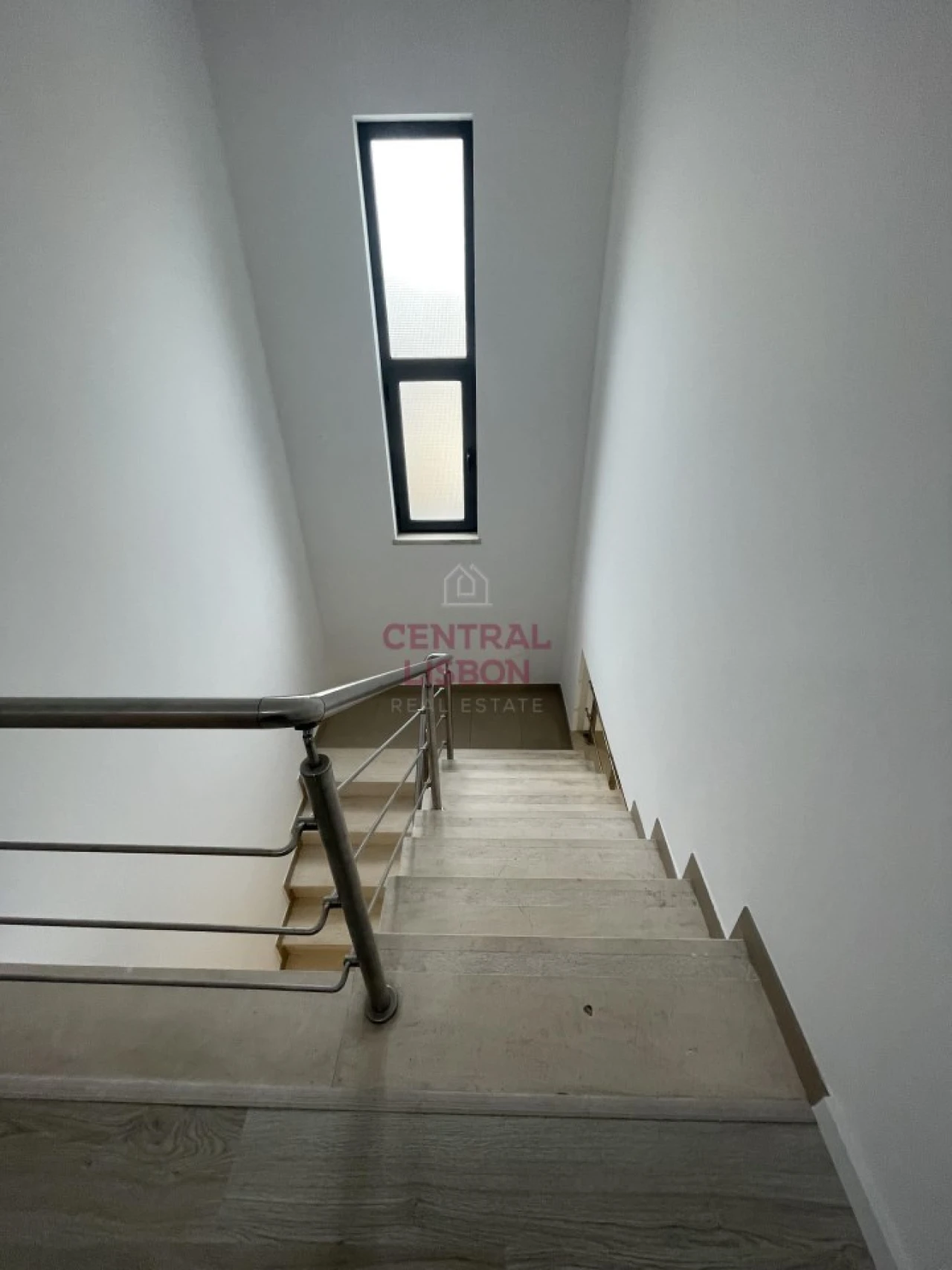 Moradia T5 para Venda em Laranjeiro e Feijó Foto 12